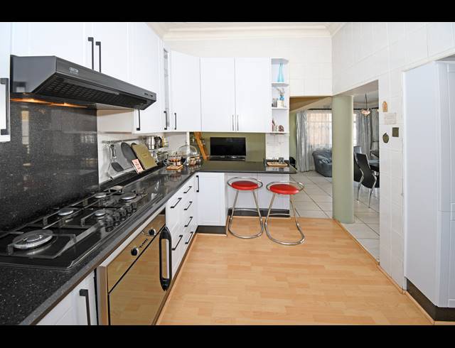 3 BEDROOM HOUSE FOR SALE IN CROSBY